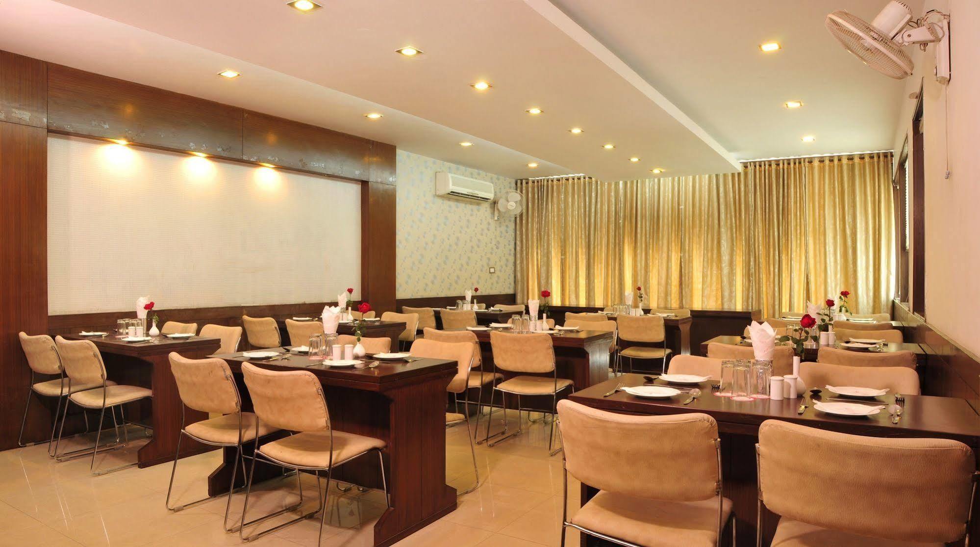 דלהי Hotel Citi International מראה חיצוני תמונה