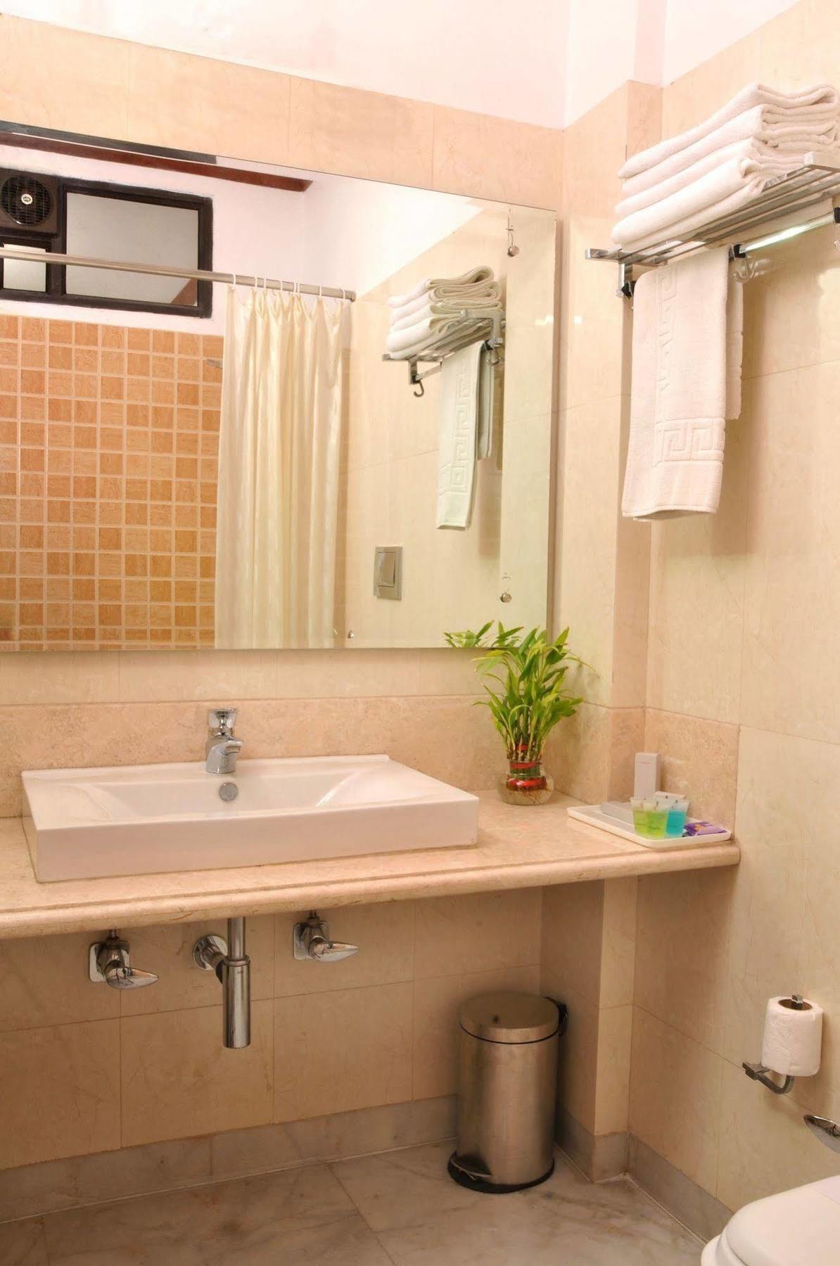 דלהי Hotel Citi International מראה חיצוני תמונה
